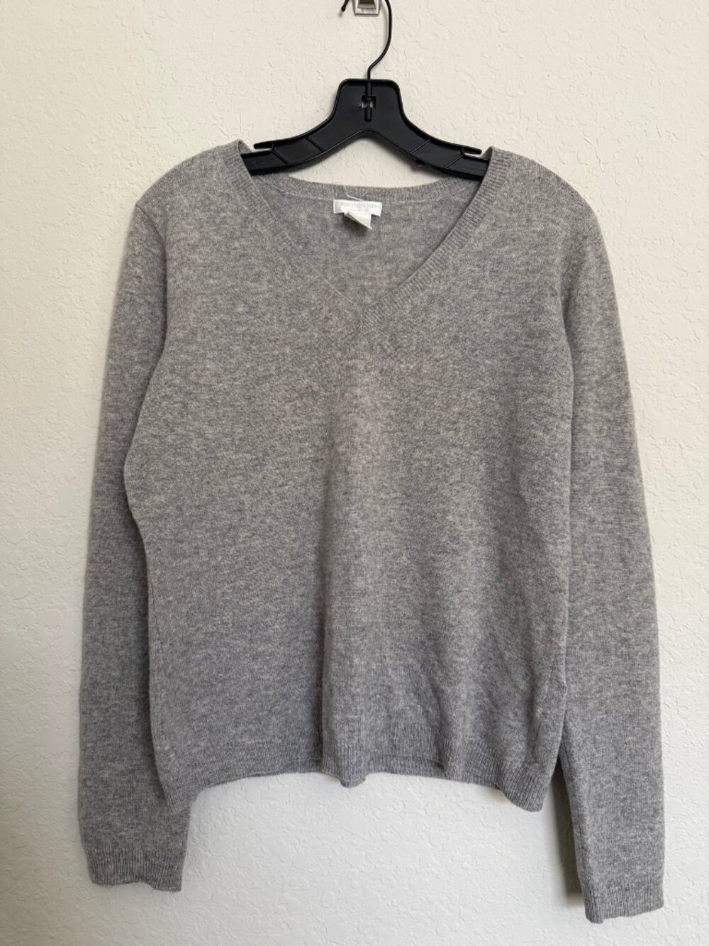 Worthington Womens Gray Cashmere V-Neck Pullover Sweater L Quiet Luxury Preppy